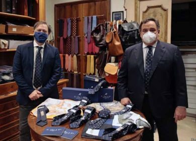 Maison Cilento, una linea di foulard e cravatte con il capolavori del Mann