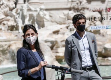 Roma, implode l’M5S. Il ribelle Stefàno accusa la Raggi: “E’ come Alemanno”