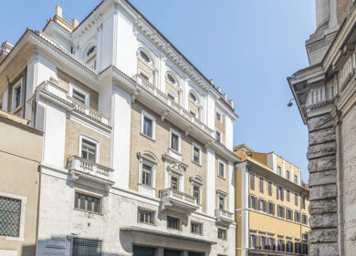 Cattolica Immobiliare, acquisto stabile di pregio in centro storico a Roma