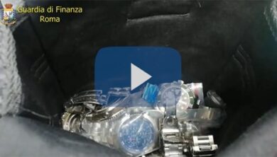 Rolex tarocchi venduti nei salotti della “Roma bene”: due soci denunciati