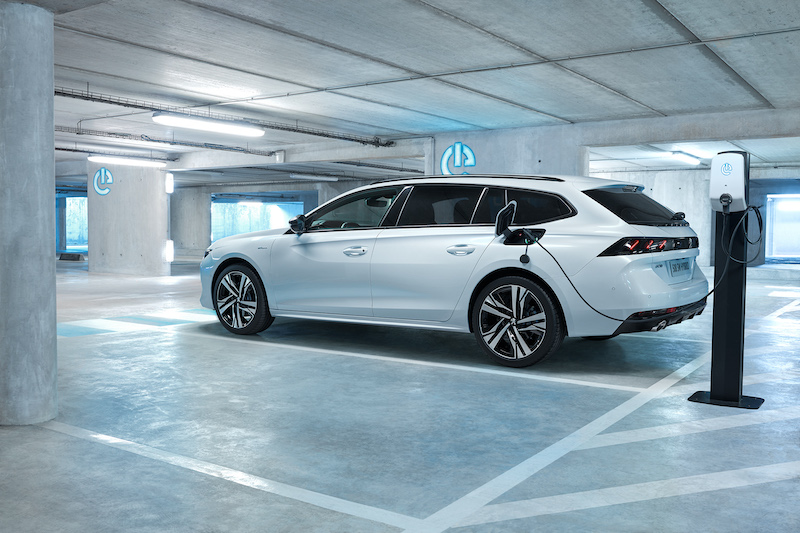 Il futuro della mobilità nelle grandi città secondo Peugeot Il futuro della mobilità nelle grandi città secondo Peugeot