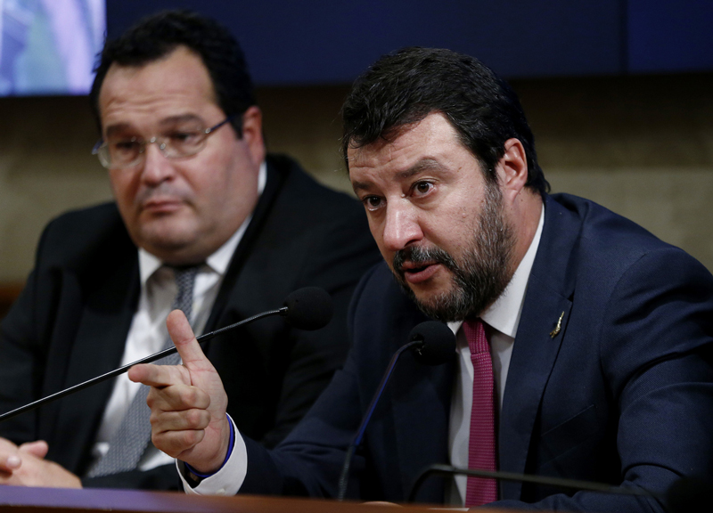 Comunali Roma, Raggi ha paura del Pd. Durigon: “Non nomi ma una squadra”