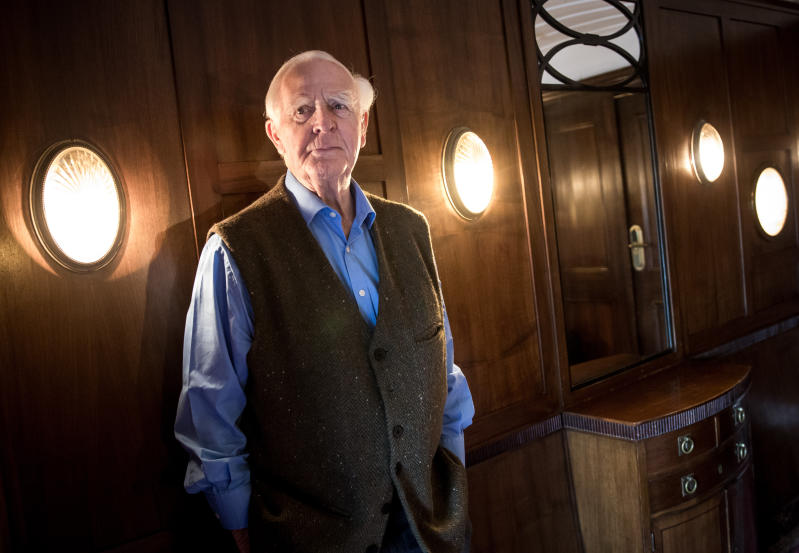 John Le Carré morto: scrittore di libri di spionaggio ed ex agente segreto John Le Carré morto: scrittore di libri di spionaggio ed ex agente segreto
