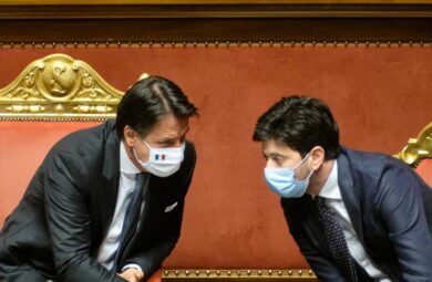Governo, l’Italia zona rossa dal 19/12. Natale, no spostamenti e ristoranti