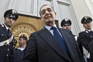Cassazione, Carlo Taormina condannato per frasi discriminatorie sui gay