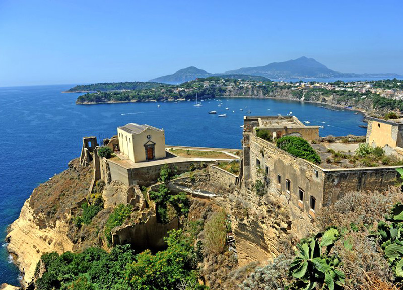 Il canto delle Sirene nel Golfo di Napoli per Procida Capitale della Cultura Il canto delle Sirene nel Golfo di Napoli per Procida Capitale della Cultura