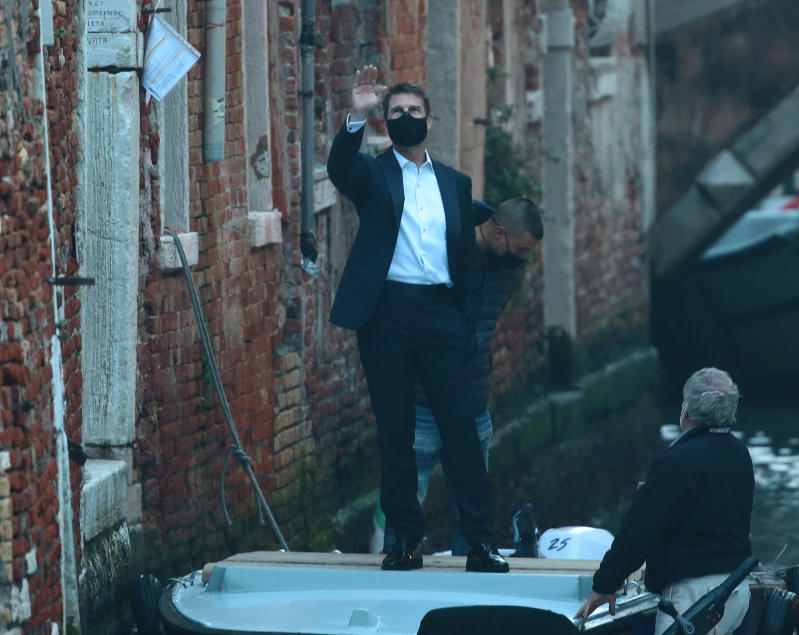 Cruise contro la troupe: “Rispettate le misure anticovid o siete licenziati”