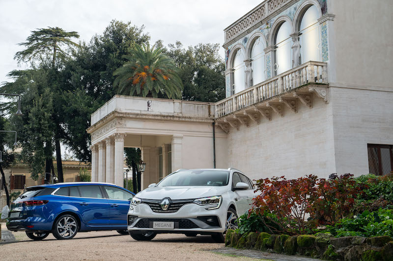 Nuova Renault Megane Sporter E-Tech, il piacere di guida anche in elettrico