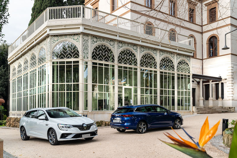 Nuova Renault Megane Sporter E-Tech, il piacere di guida anche in elettrico