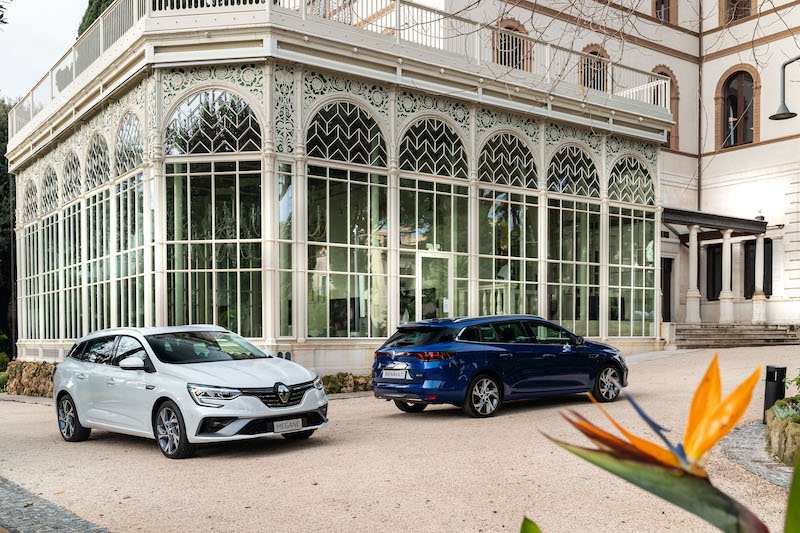 Nuova Renault Megane Sporter E-Tech, il piacere di guida anche in elettrico