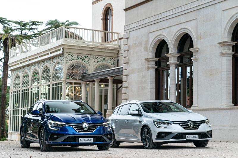 Nuova Renault Megane Sporter E-Tech, il piacere di guida anche in elettrico