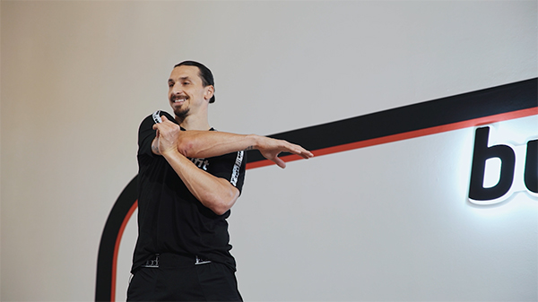 Ibrahimovic, backstage dell’allenamento su Buddyfit Ibrahimovic, backstage dell’allenamento su Buddyfit