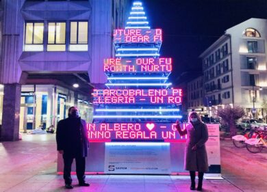 Saipem, l’assessore Guaineri visita l’Albero del Futuro in Largo La Foppa