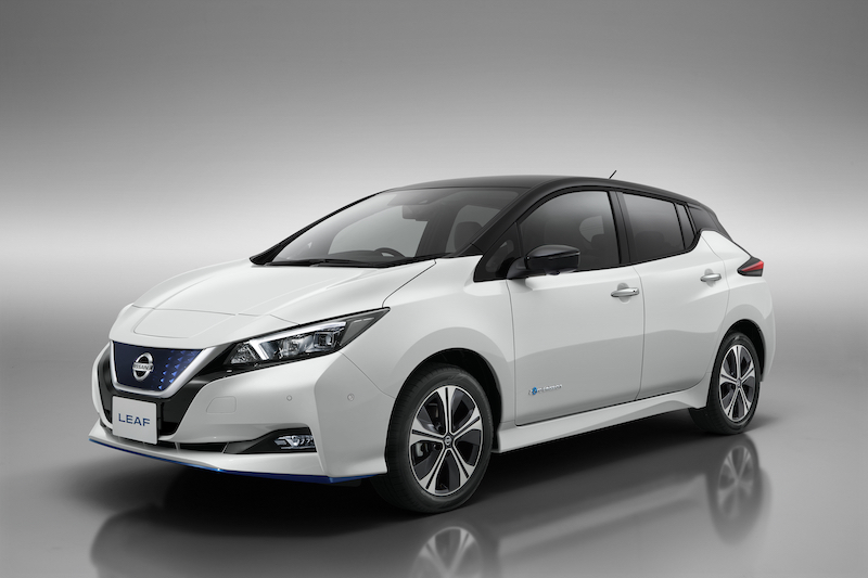 Nissan Leaf festeggia dieci anni di successi Nissan Leaf festeggia dieci anni di successi