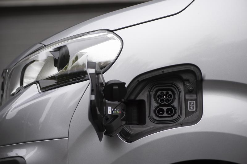 Nuovo Peugeot e-Expert è “Van Of The Year 2021” Nuovo Peugeot e-Expert è “Van Of The Year 2021”
