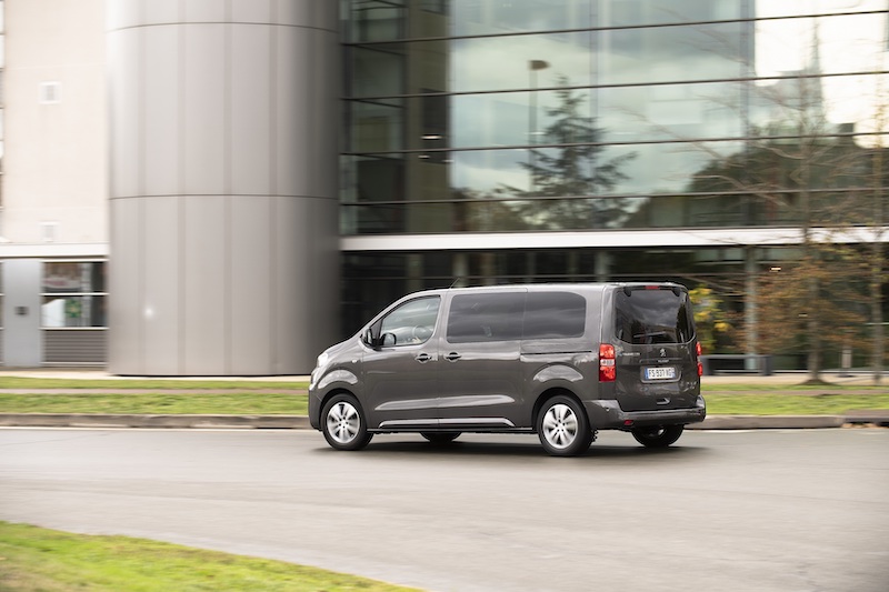 Nuovo Peugeot e-Expert è “Van Of The Year 2021” Nuovo Peugeot e-Expert è “Van Of The Year 2021”