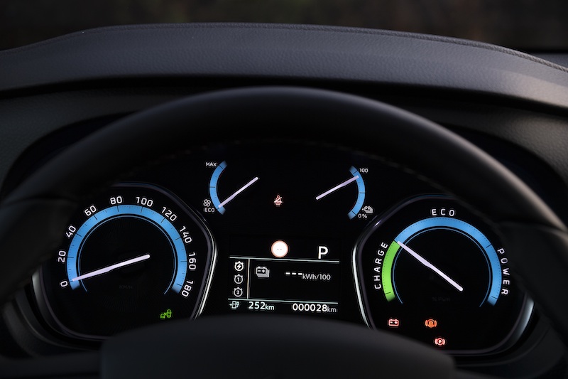 Nuovo Peugeot e-Expert è “Van Of The Year 2021” Nuovo Peugeot e-Expert è “Van Of The Year 2021”