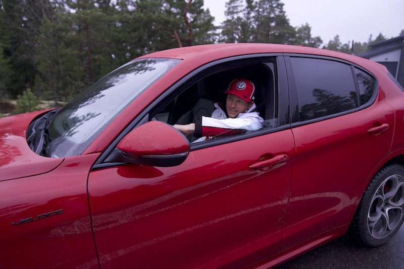 Kimi Räikkönen sceglie Alfa Romeo Stelvio come compagna di viaggio Kimi Räikkönen sceglie Alfa Romeo Stelvio come compagna di viaggio