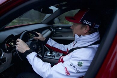 Kimi Räikkönen sceglie Alfa Romeo Stelvio come compagna di viaggio