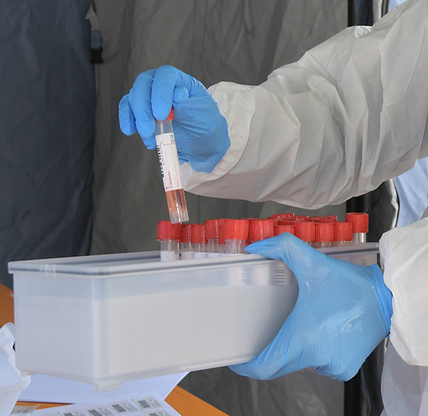 Covid: 17.992 nuovi casi con 179.800 tamponi. 674 i decessi Covid: 17.992 nuovi casi con 179.800 tamponi. 674 i decessi