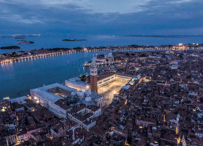 Foto di una Venezia inedita negli scatti in pieno lockdown di Marco Sabadin Foto di una Venezia inedita negli scatti in pieno lockdown di Marco Sabadin