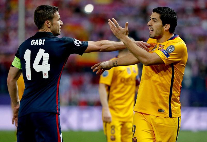Suarez interrogato dai magistrati: avrebbe ammesso di conoscere le domande Suarez interrogato dai magistrati: avrebbe ammesso di conoscere le domande