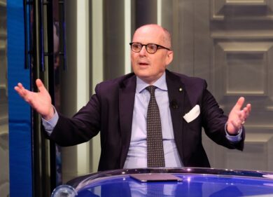 Covid, Ricciardi: “Uk ha taciuto per mesi sul nuovo virus, serve il lockdown”