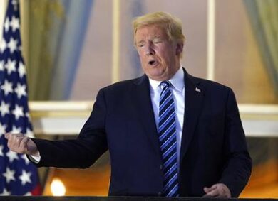 Usa, altri 900 miliardi di aiuti. Alle famiglie assegno di 600 dollari