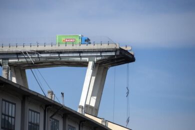 Ponte Genova crollo, la perizia: ‘controlli inadeguati, corrosione e…’