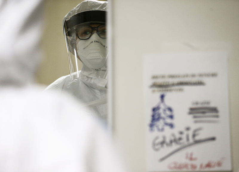 Vaccino: nel Lazio le prime 955 dosi. Aumentano i positivi e i decessi sono 56