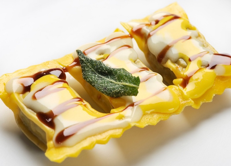 Il Luogo di Aimo e Nadia, delivery a Natale e Capodanno: il menu Il Luogo di Aimo e Nadia, delivery a Natale e Capodanno: il menu