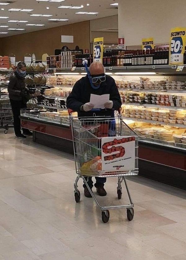 Coronavirus, ‘Buon Dpcm a te e famiglia”. Ironia del web in versione natalizia