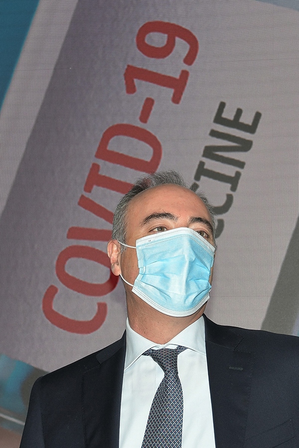 COVID -19 V- Day presentato il programma di vaccinazione da Regione Lombardia COVID -19 V- Day presentato il programma di vaccinazione da Regione Lombardia