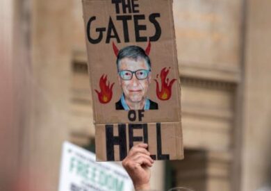 Vaccino Covid, “Così Bill Gates ha fottuto tutti…”