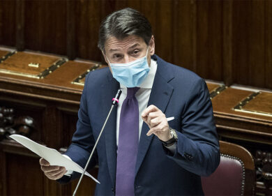 Governo, fra vaccino e crisi economico-sociale. La “carta” del nuovo Conte