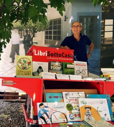 La ciclo-libreria a pedalata assistita che fa concorrenza ad Amazon