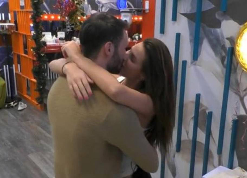 GF VIP NEWS, Andrea Zenga e Dayane Mello bacio. Lui: ‘Tanta roba, ma…’ GF VIP NEWS, Andrea Zenga e Dayane Mello bacio. Lui: ‘Tanta roba, ma…’