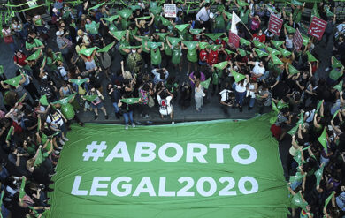 Argentina, aborto dichiarato legale. Fernandez: “Siamo una società migliore”