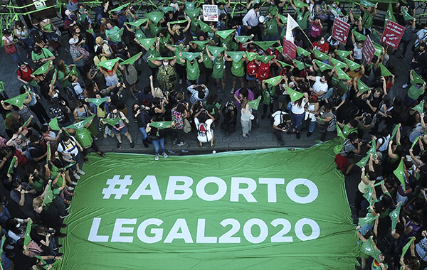Argentina, aborto dichiarato legale. Fernandez: “Siamo una società migliore” Argentina, aborto dichiarato legale. Fernandez: “Siamo una società migliore”