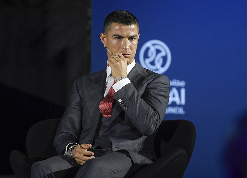 Georgina Rodriguez abito “wow”: mette in ombra Cristiano Ronaldo a Dubai. FOTO Georgina Rodriguez abito “wow”: mette in ombra Cristiano Ronaldo a Dubai. FOTO