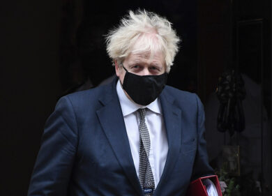 Brexit, il padre di Boris Johnson chiede la cittadinanza francese