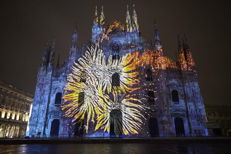 Pensieri Illuminati, musica e immagini animano la fine d’anno a Milano
