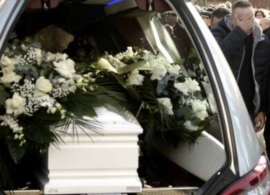 Virus, in 40 alla veglia funebre. Scoppia un focolaio, 76 contagiati e 2 morti