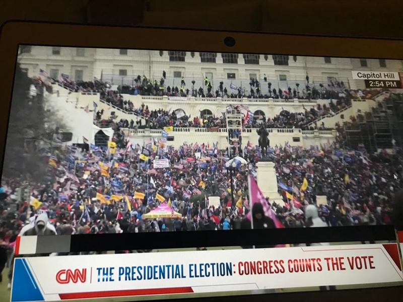 Donald Trump, il mandante morale del golpe di Capitol Hill a Washington Donald Trump, il mandante morale del golpe di Capitol Hill a Washington