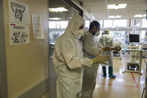 Coronavirus: in Lombardia 2799 nuovi casi, 34 i decessi Coronavirus: in Lombardia 2799 nuovi casi, 34 i decessi