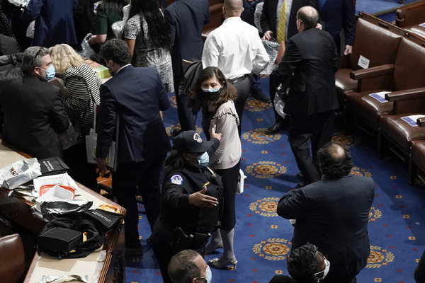 Congresso Usa, la Statua della Libertà: Trump è andato via? FOTO Congresso Usa, la Statua della Libertà: Trump è andato via? FOTO