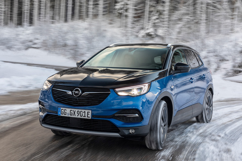 Opel, tante soluzioni tecnologiche per affrontare l’inverno in sicurezza Opel, tante soluzioni tecnologiche per affrontare l’inverno in sicurezza