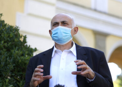 Vaccini, Ippolito: “La variante sudafricana? Un problema per l’efficacia”