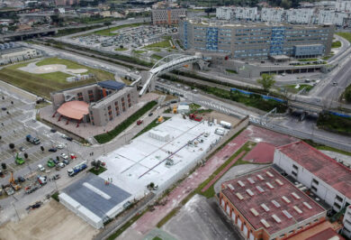 Napoli, si apre voragine all’Ospedale del Mare.Nessun ferito, auto inghiottite