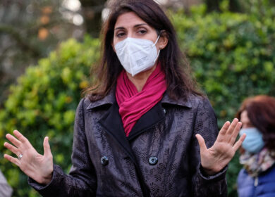 Roma, lavoro e turismo in coda ai pensieri della Raggi. Il bilancio fa ridere